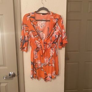 I’m selling this Cotton On romper.